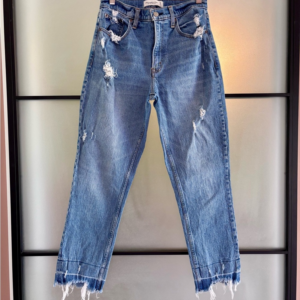 Abercrombie & Fitch Distressed Blue Mom ankle Jeans sz 26